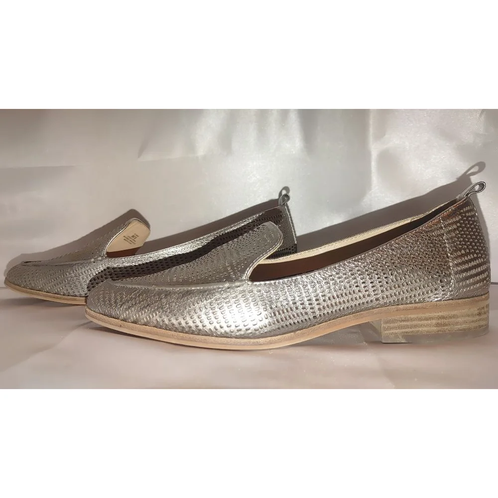 Vince Camuto Kade Metallic Silver Loafer Size 8M